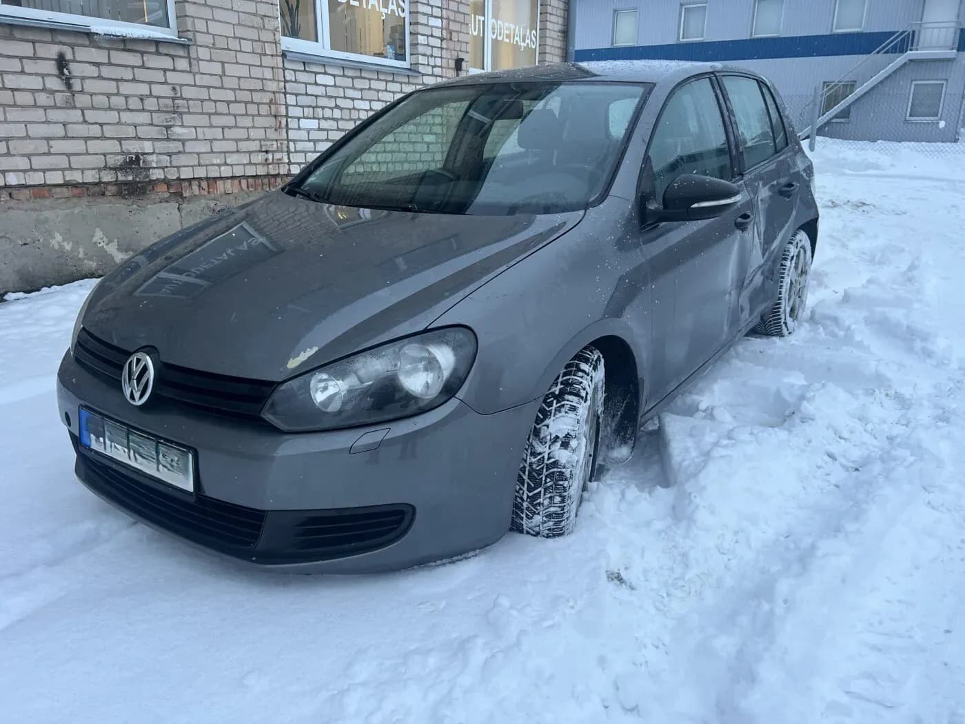 Kuva puretusta autosta 2