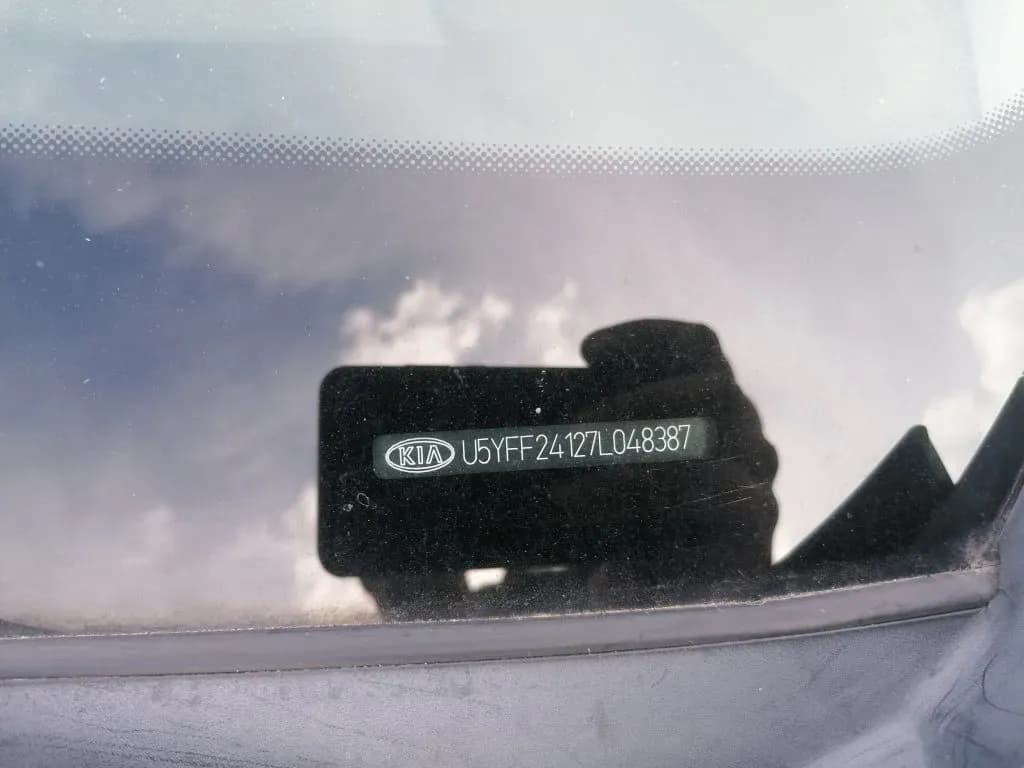 Kuva puretusta autosta 4