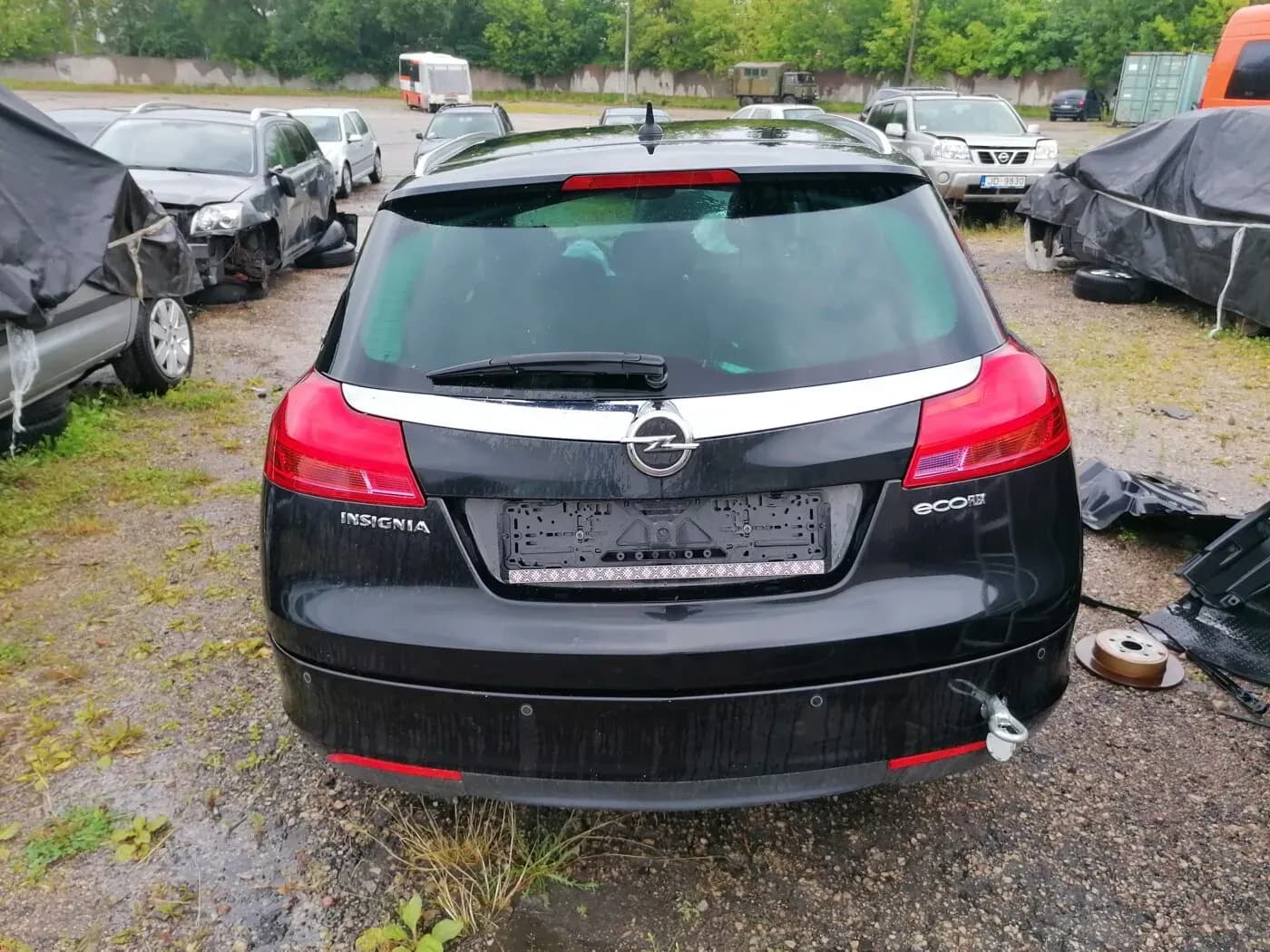 Kuva puretusta autosta 2