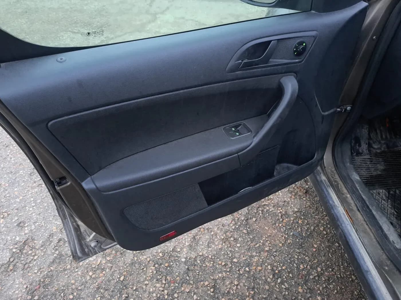 Kuva puretusta autosta 4