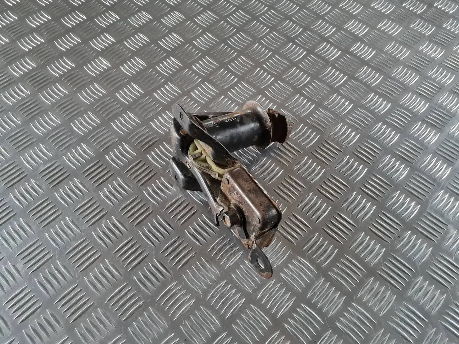 Varapyörän nostin RENAULT SCENIC III 2011 - foto 4