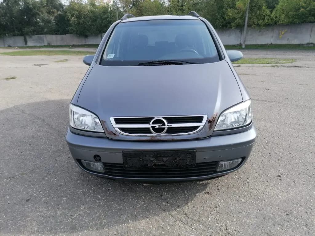 Kuva puretusta autosta 5
