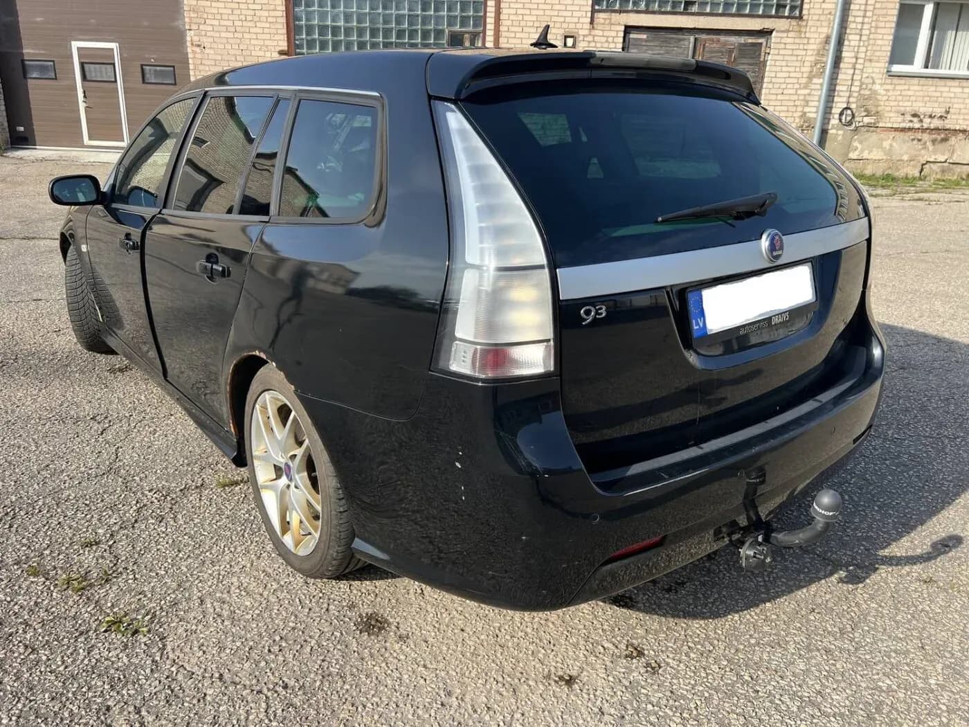Kuva puretusta autosta 5