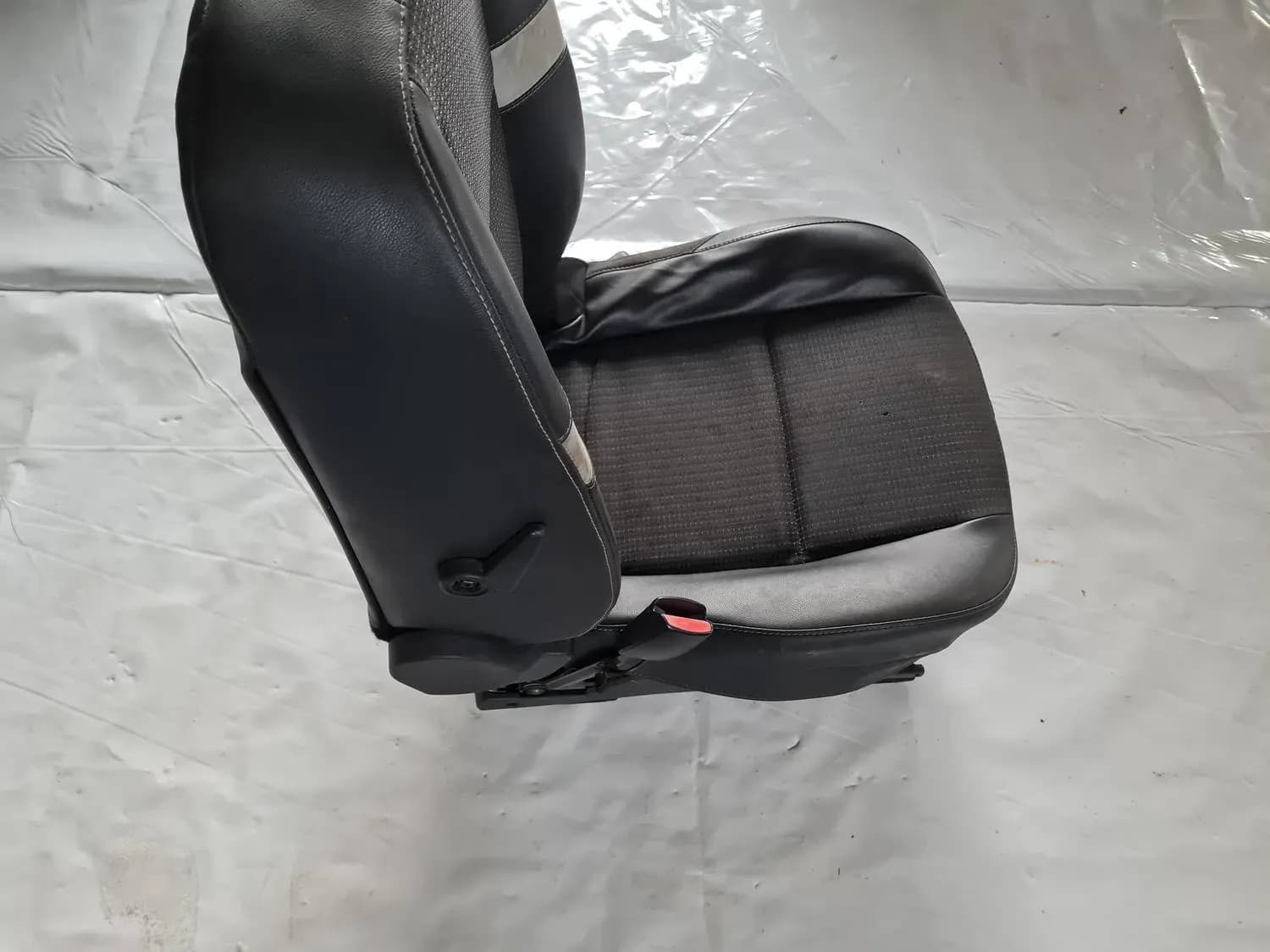 Vasen etuistuin RENAULT SCENIC III 2011 - foto 1