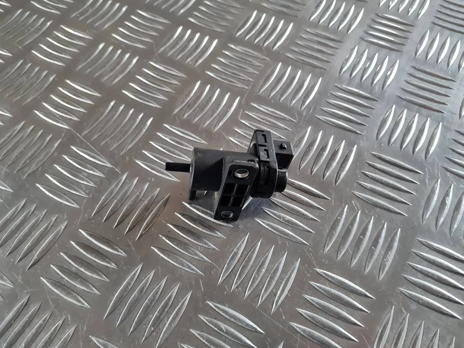 Magneettinen tyhjiöventtiili RENAULT SCENIC III 2011 - foto 1
