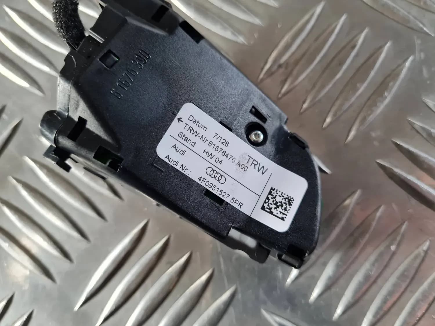Peräsimen painike AUDI A6 2008 - foto 6