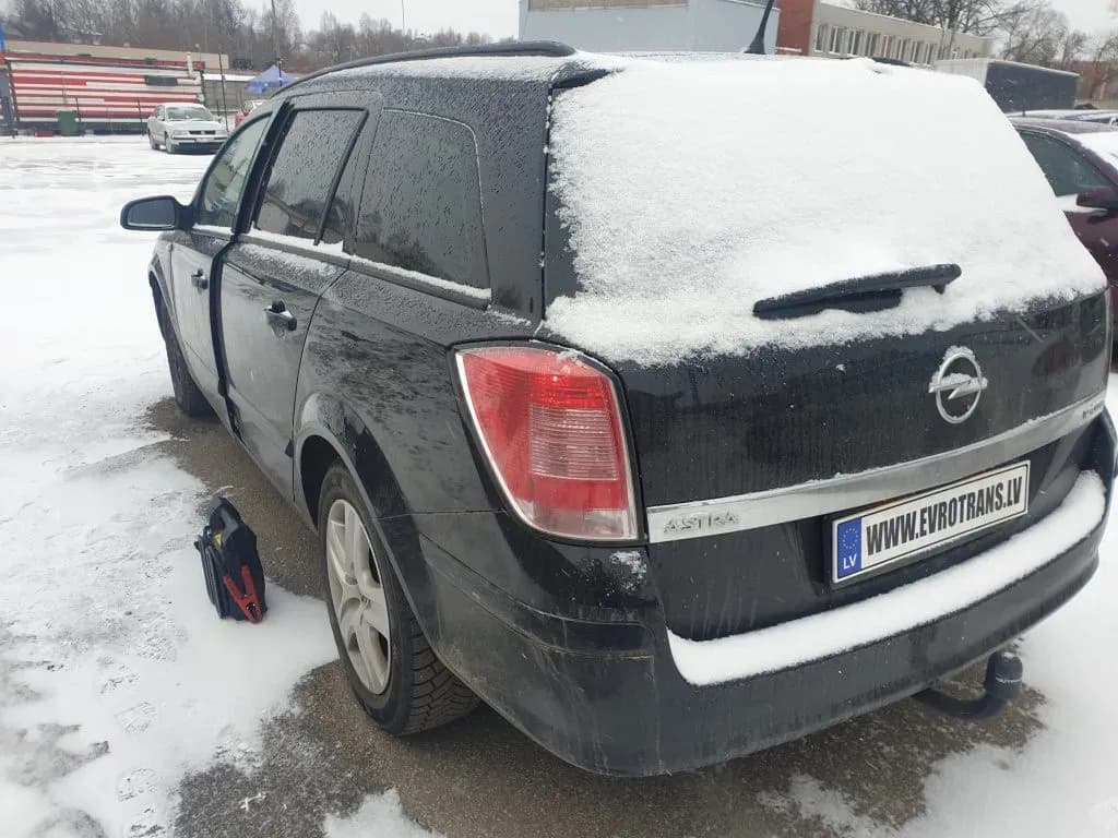 Kuva puretusta autosta 2