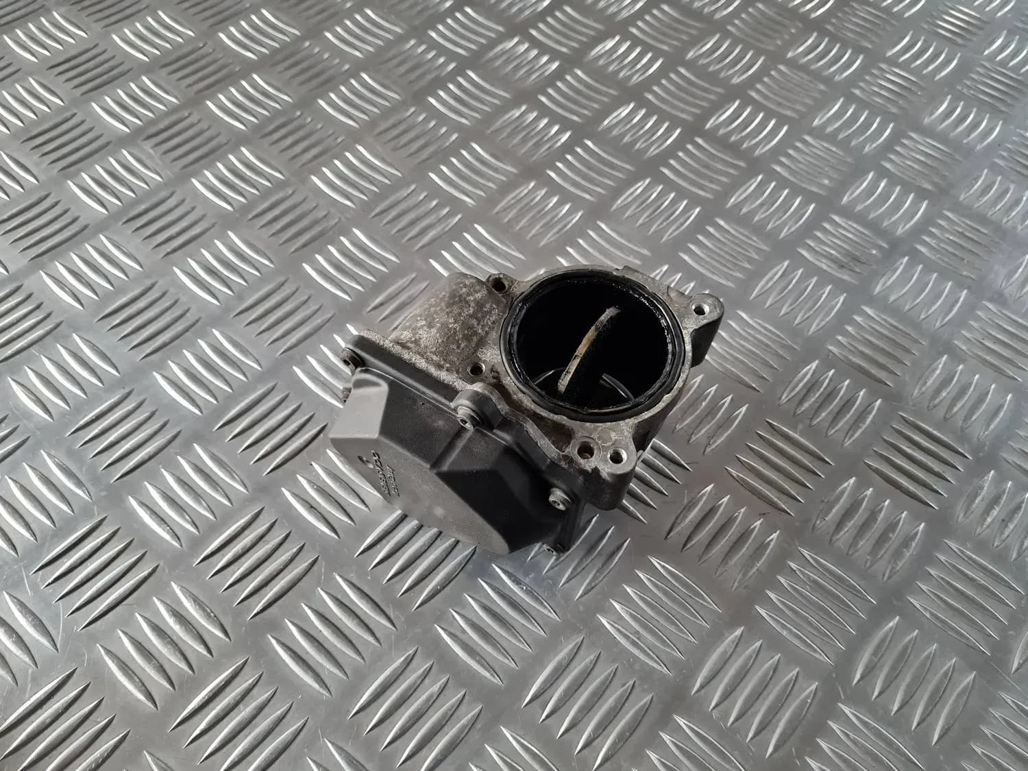 Kaasuläppä AUDI A6 2008 - foto 1