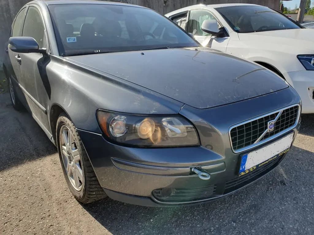 Kuva puretusta autosta 2