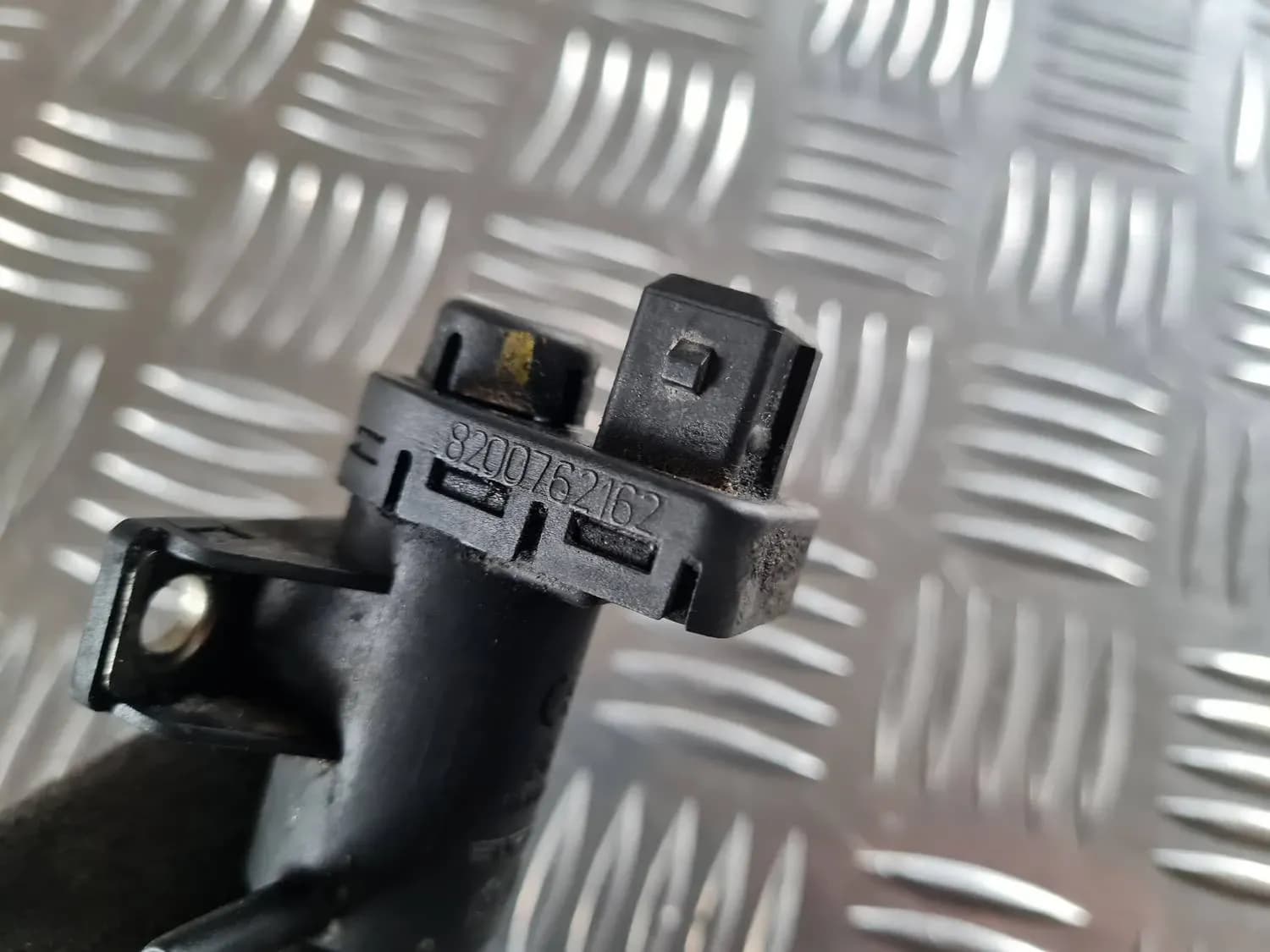 Magneettinen tyhjiöventtiili RENAULT SCENIC III 2011 - foto 4