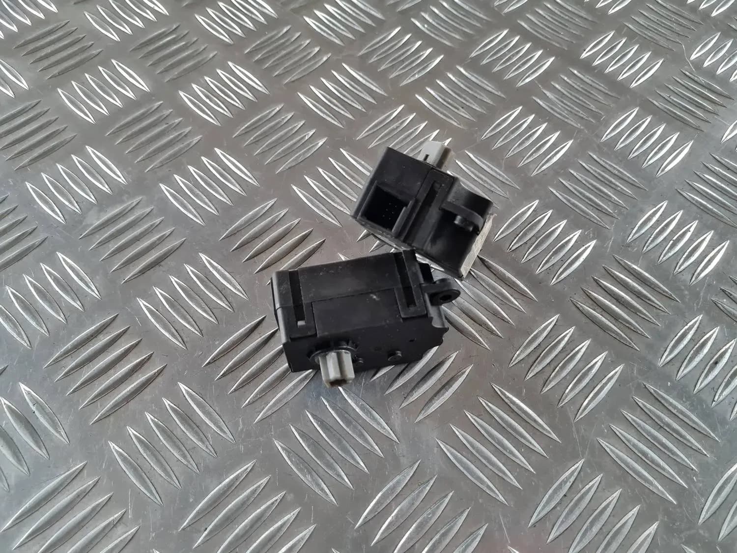 Lämmitysjärjestelmän toimilaite RENAULT SCENIC III 2011 - foto 3