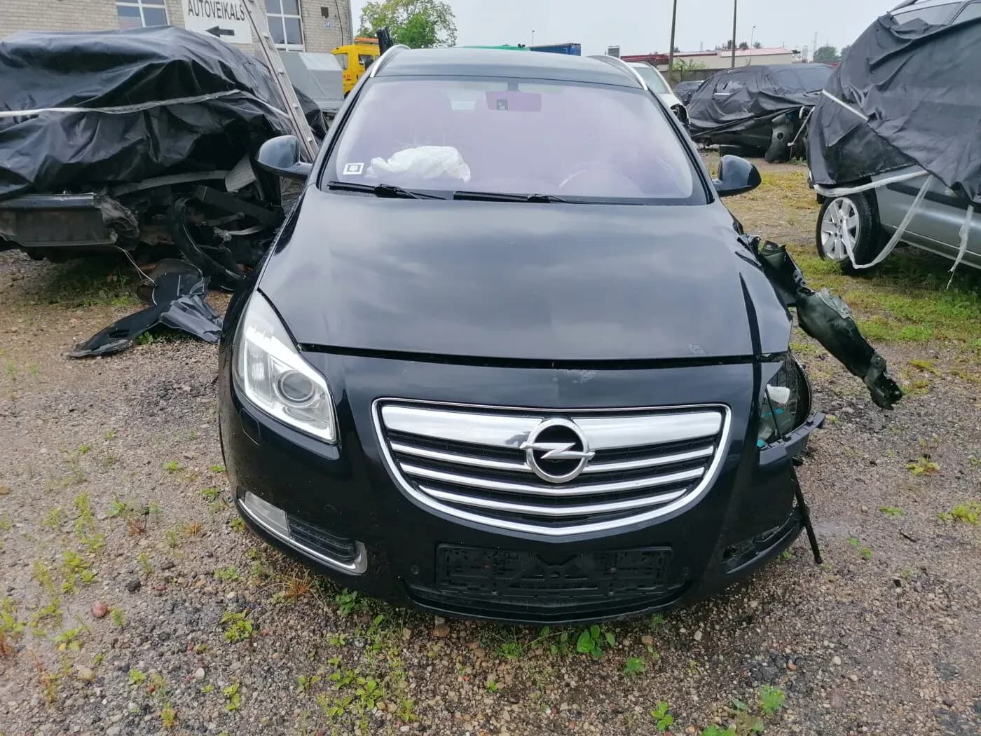 Kuva puretusta autosta 4