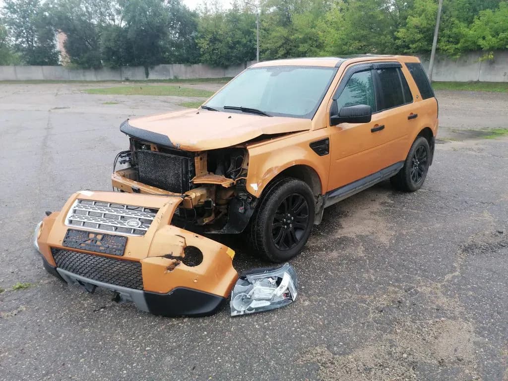 Kuva puretusta autosta 1