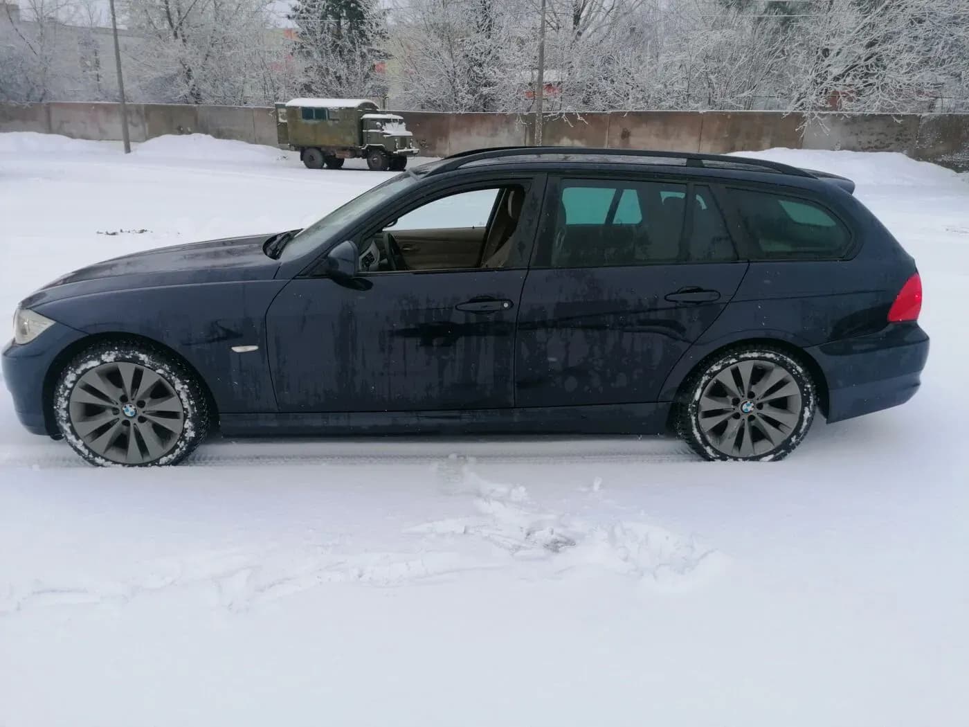 Kuva puretusta autosta 4