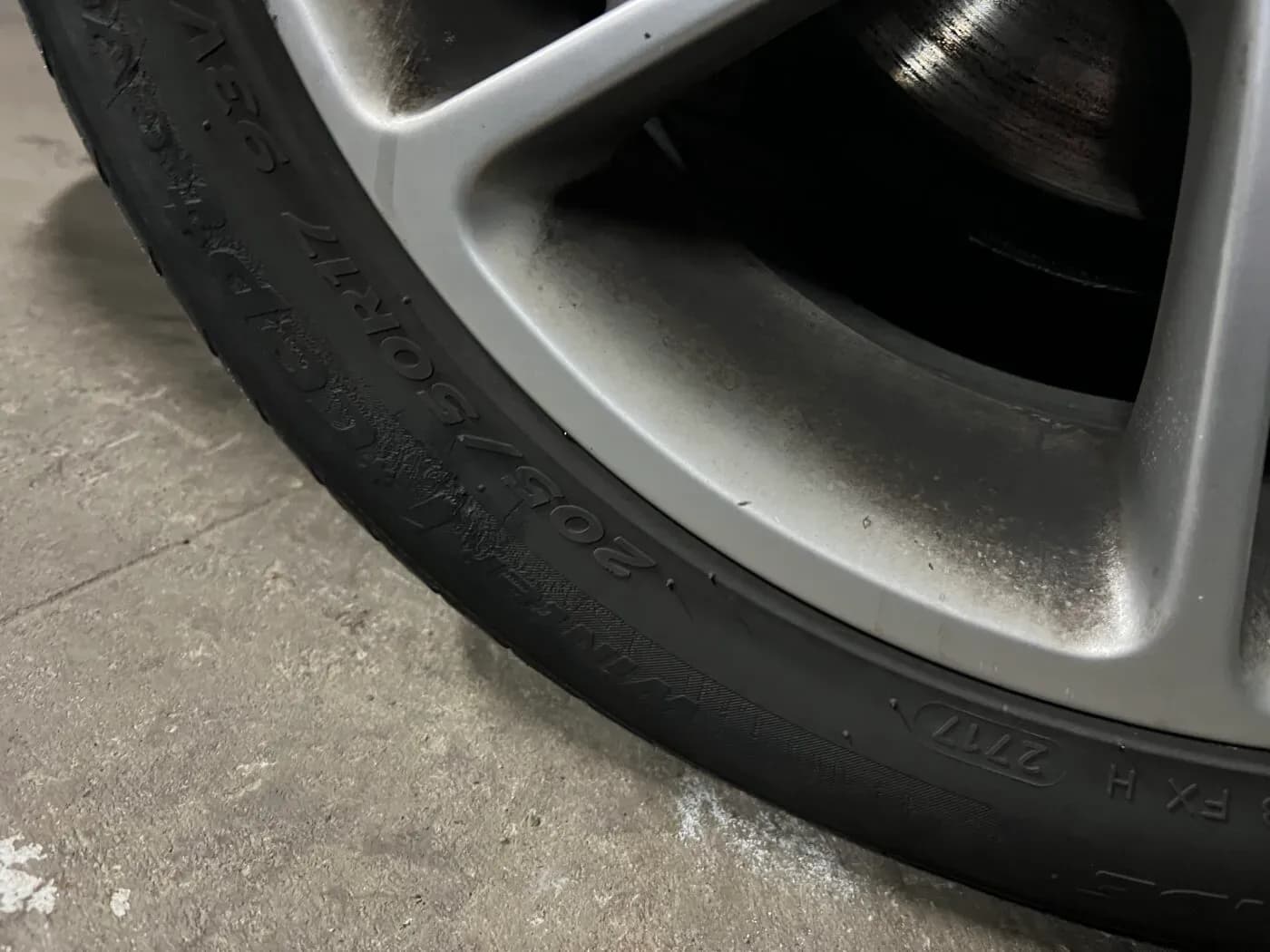 Kuva puretusta autosta 2