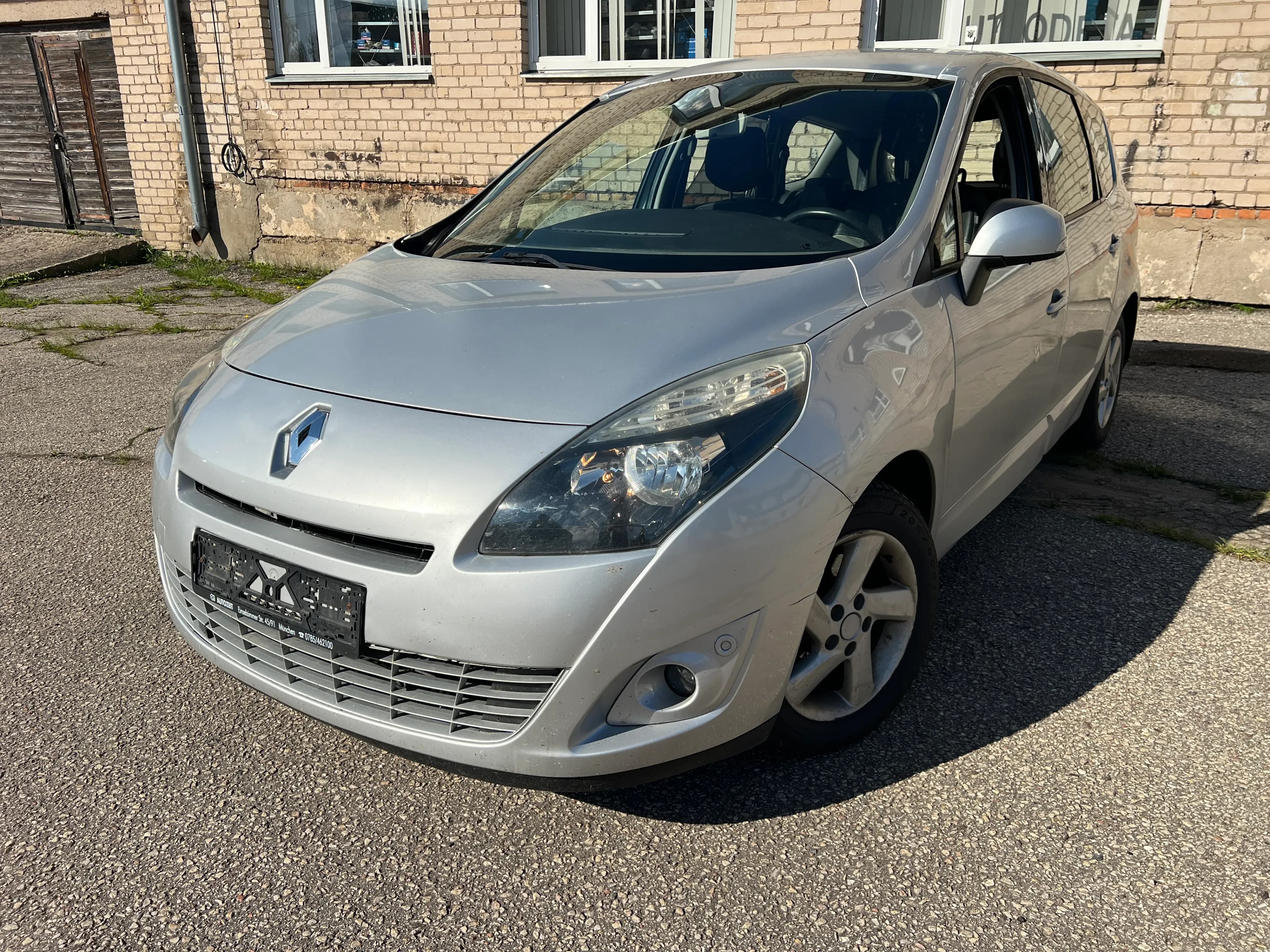 Kuva puretusta autosta 2