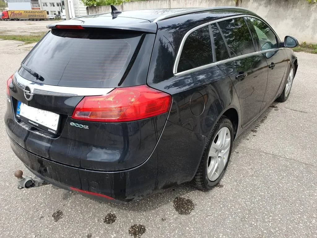 Kuva puretusta autosta 3