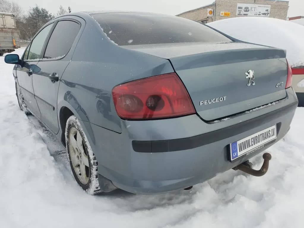 Kuva puretusta autosta 2