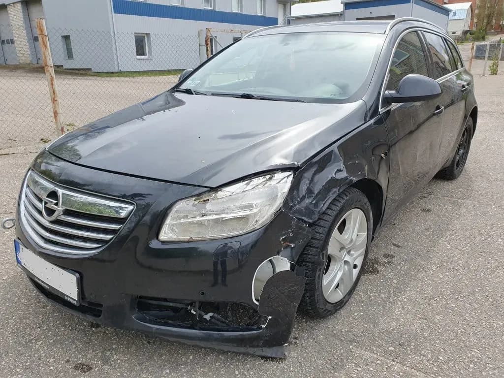 Kuva puretusta autosta 2