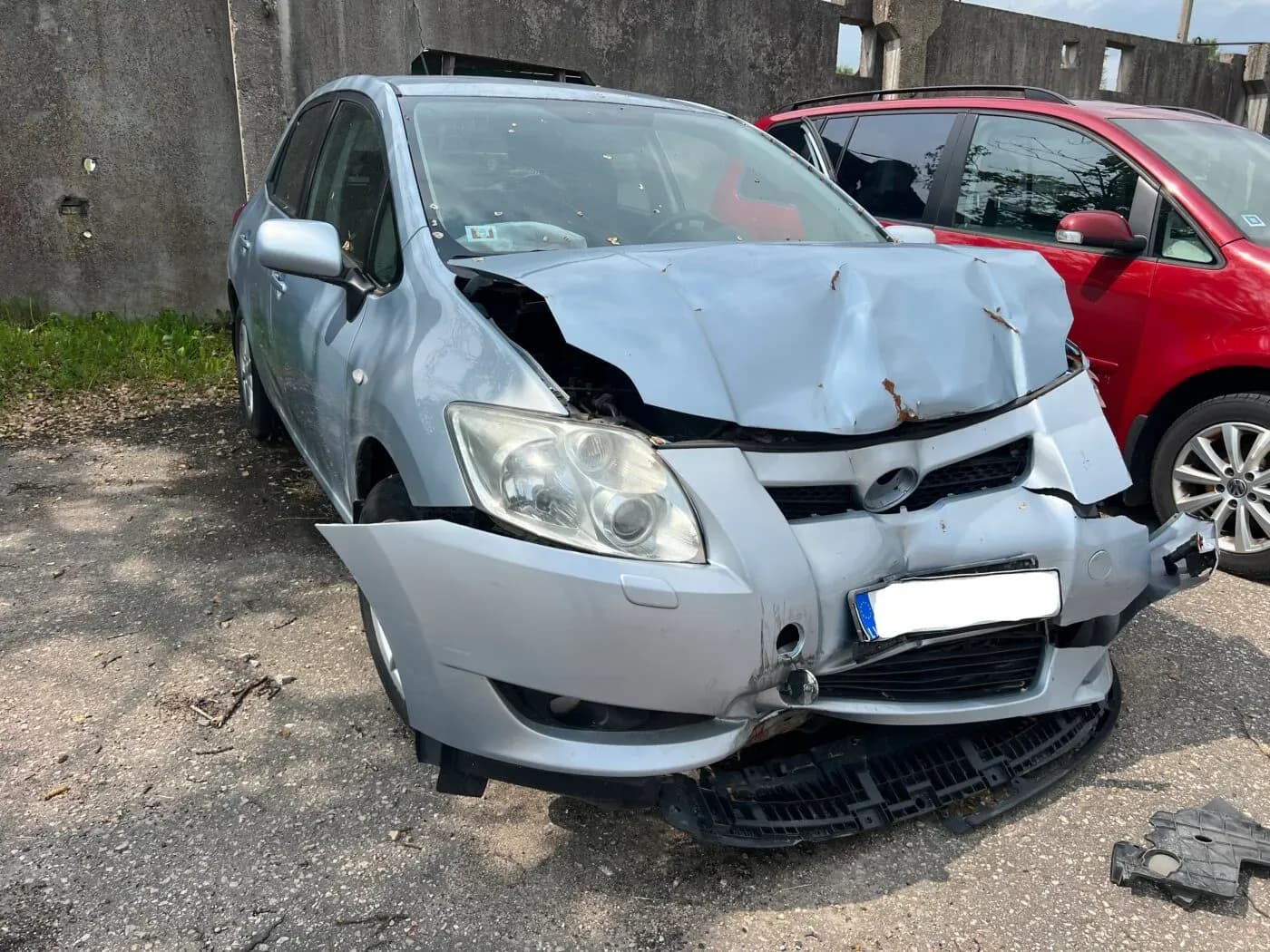 Kuva puretusta autosta 2