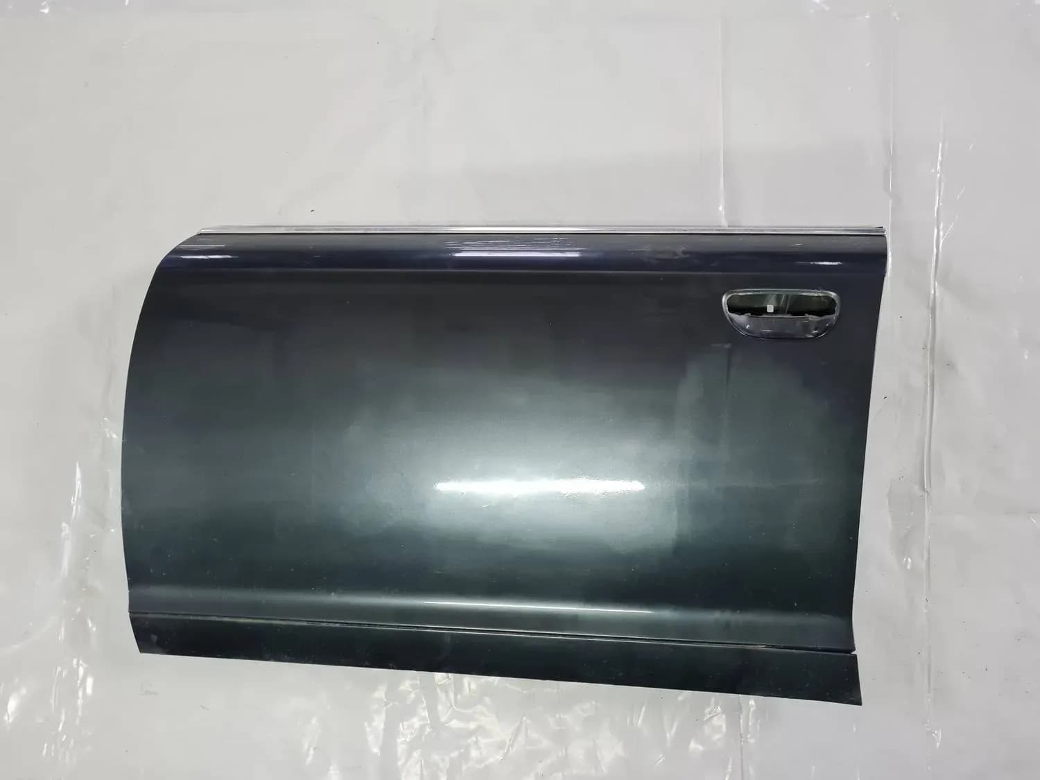 Vasen etuovi AUDI A6 2008 - foto 6