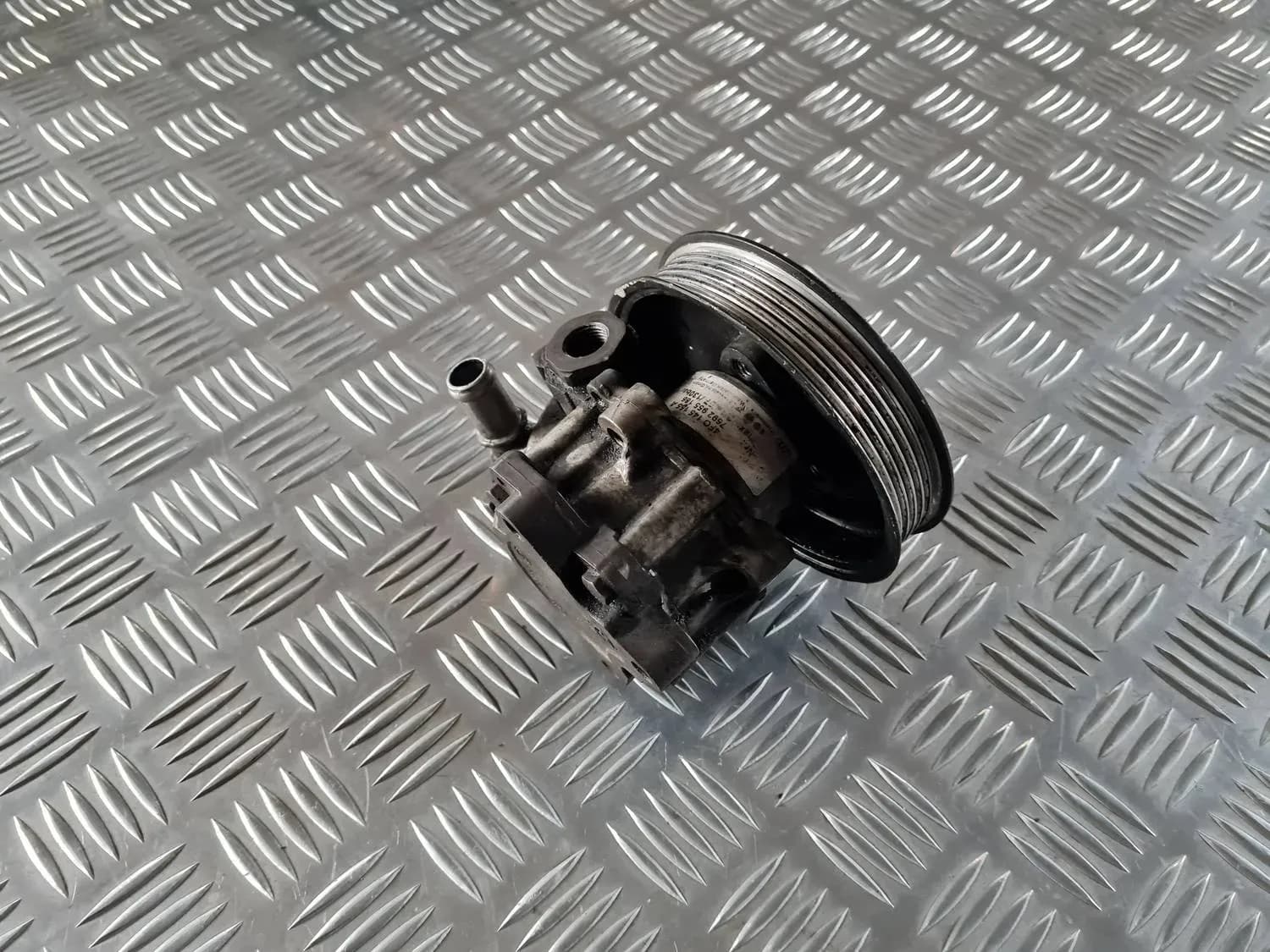 Hydraulinen tehostin AUDI A6 2008 - foto 4