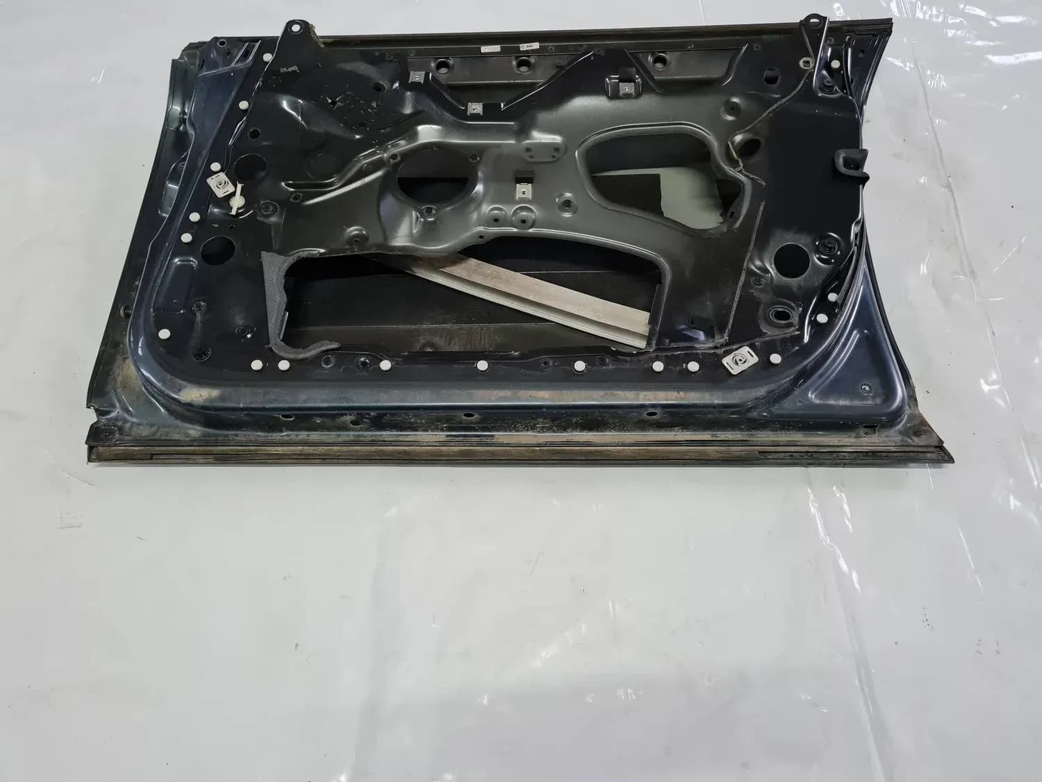 Oikea etuovi AUDI A6 2008 - foto 8