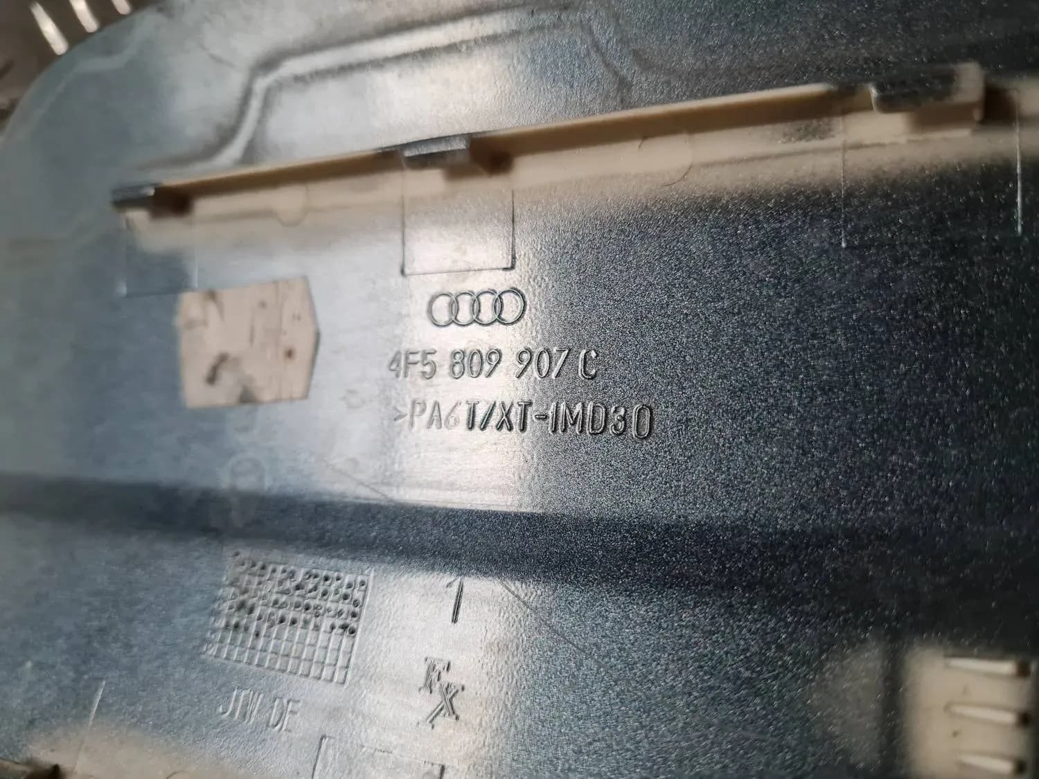 Polttoainesäiliön korkki AUDI A6 2008 - foto 3