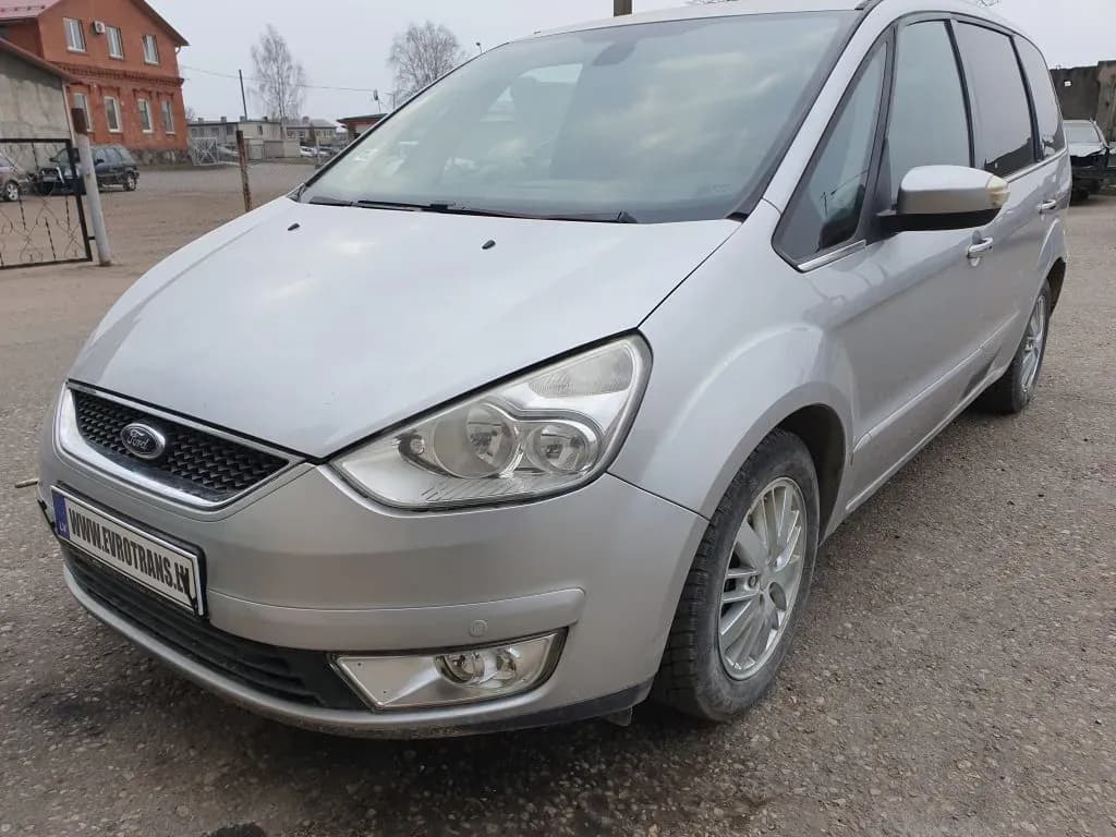 Kuva puretusta autosta 1