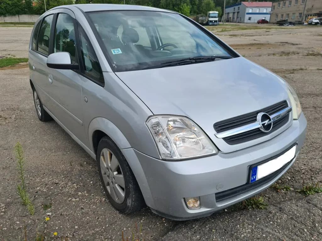 Kuva puretusta autosta 2