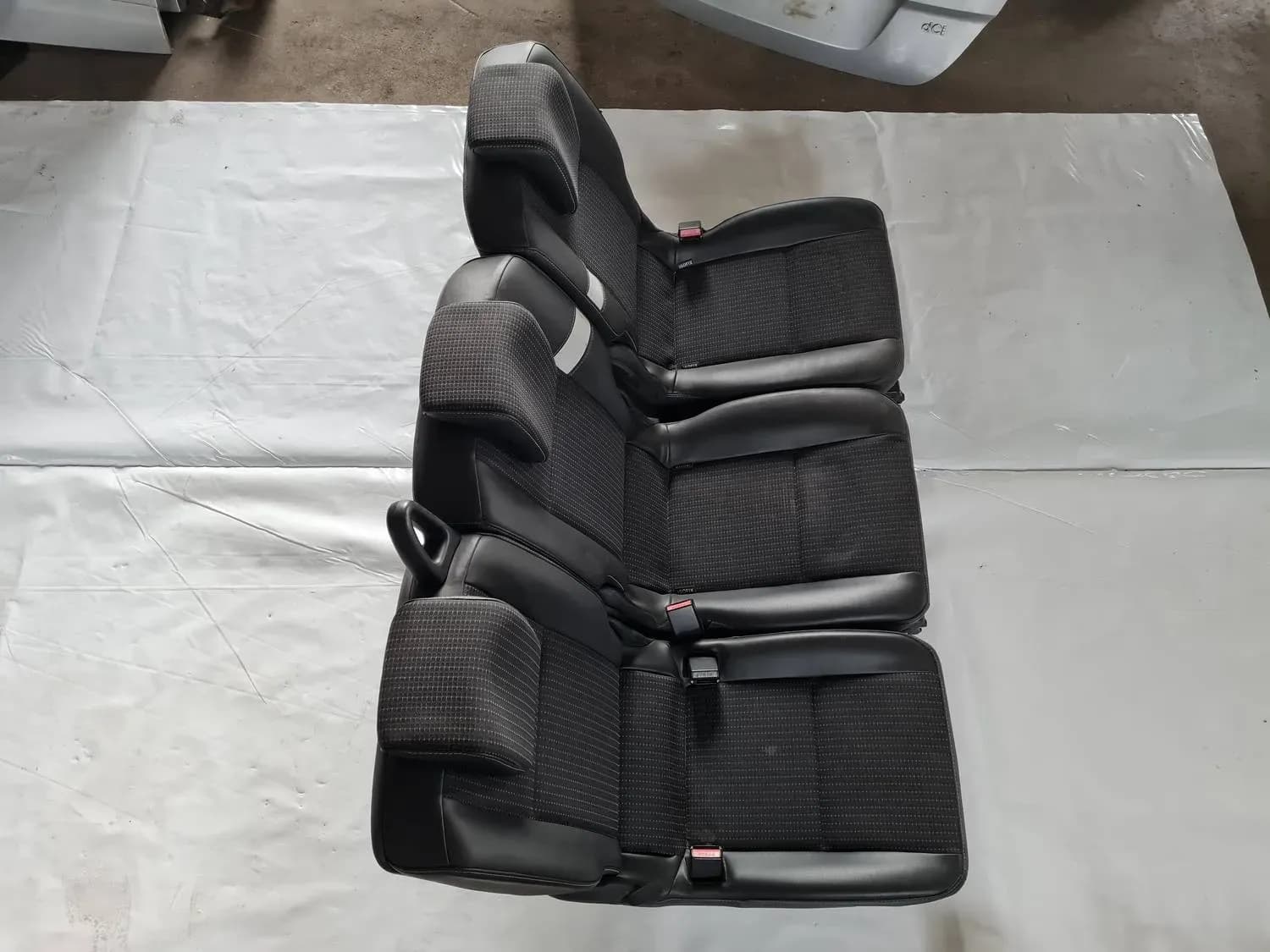Takaistuin RENAULT SCENIC III 2011 - foto 1