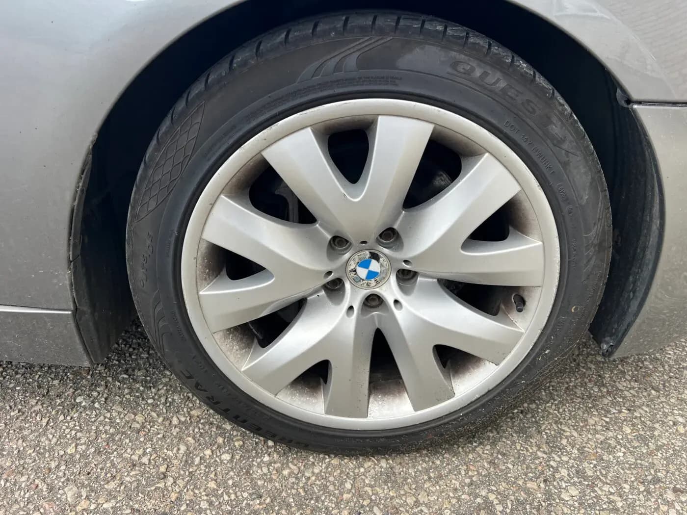 Kuva puretusta autosta 5