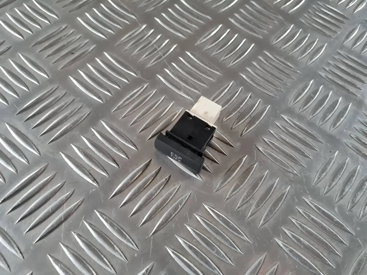ESP-painike AUDI A6 2008 - foto 2