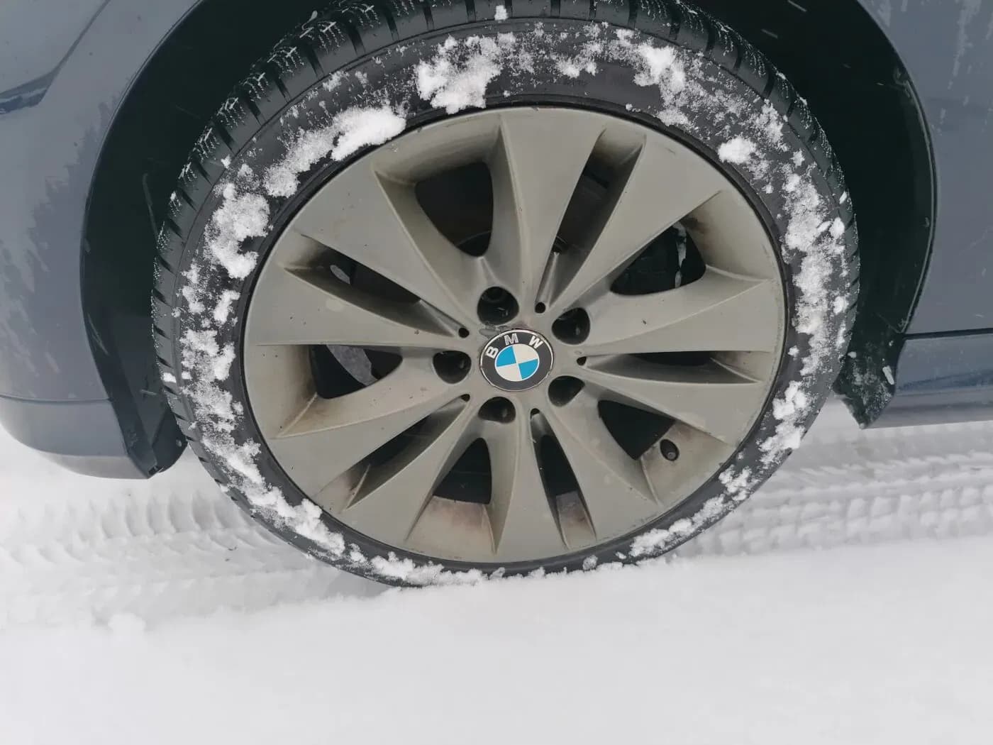 Kuva puretusta autosta 5