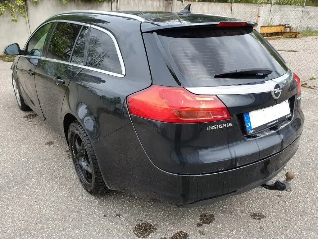 Kuva puretusta autosta 4