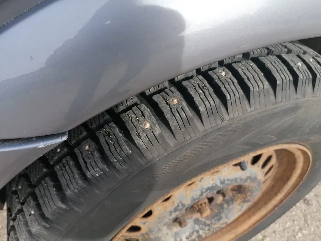 Kuva puretusta autosta 2