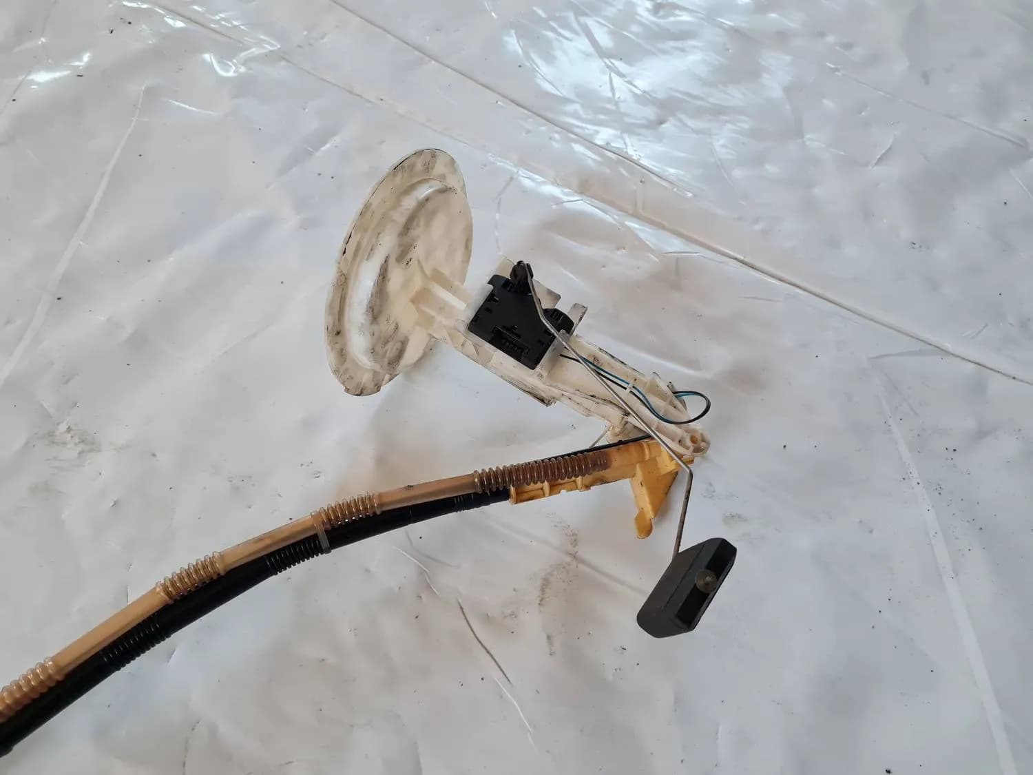 Lisäpolttoainepumppu AUDI A6 2008 - foto 4