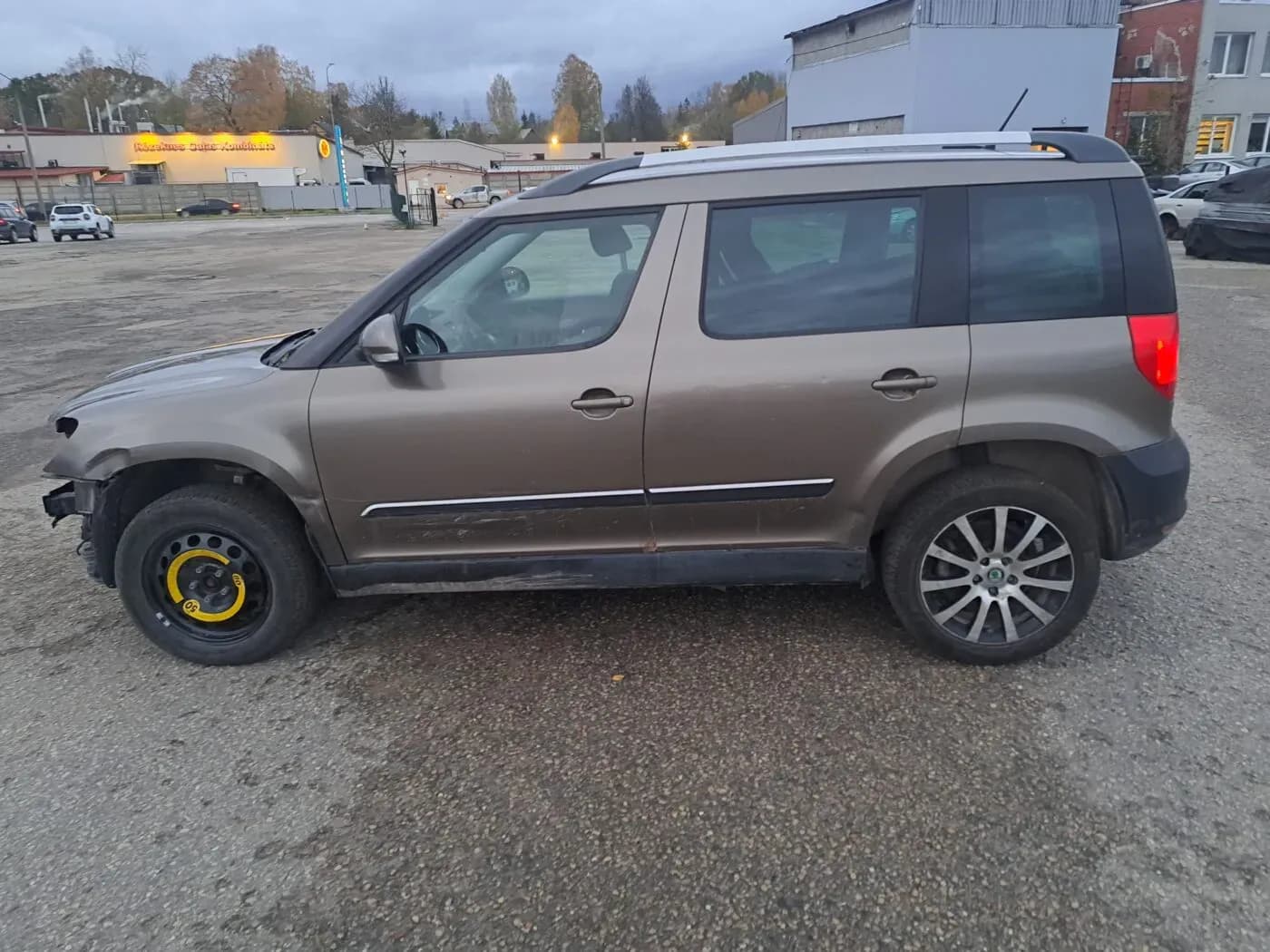 Kuva puretusta autosta 5
