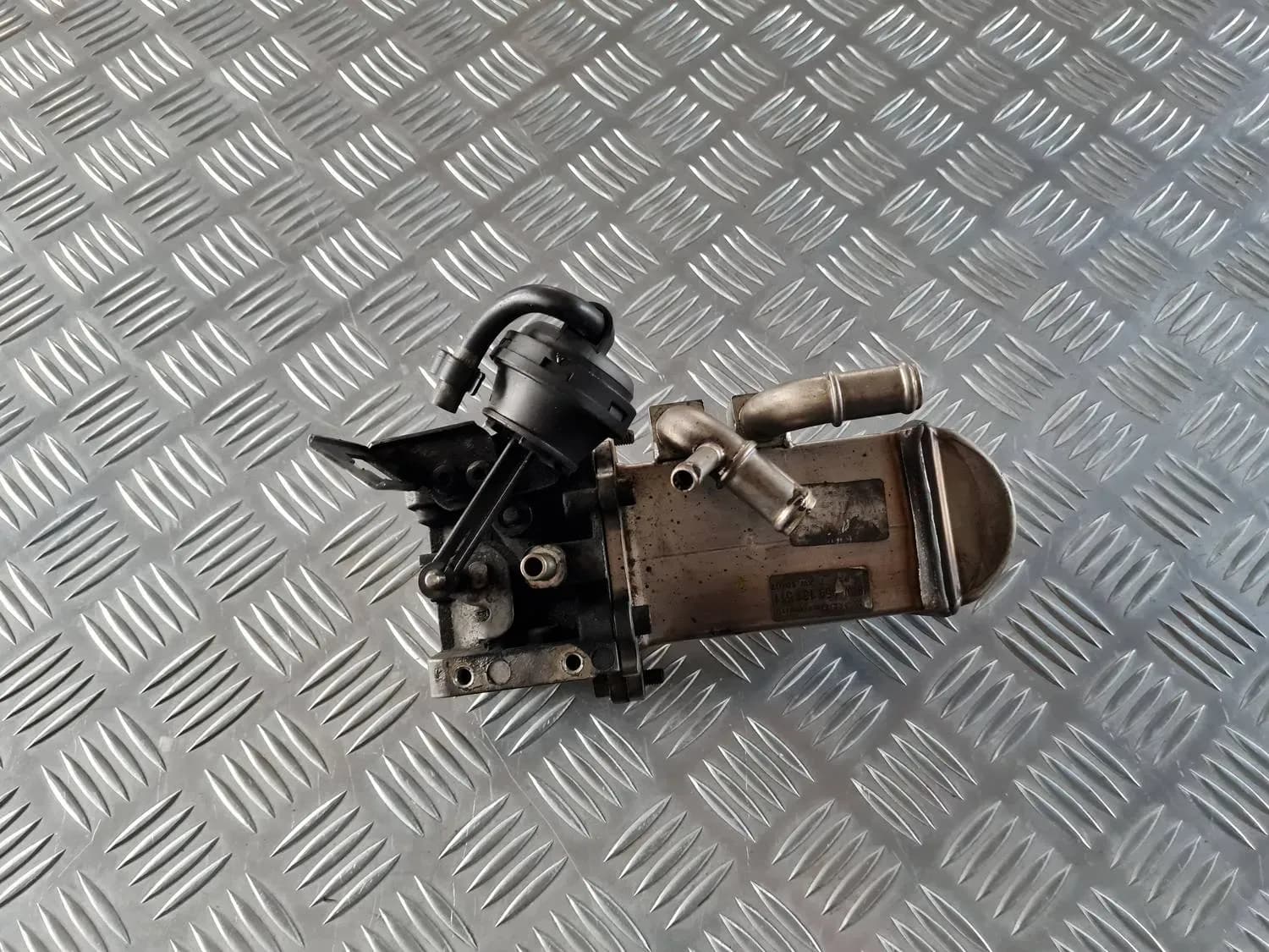 EGR-venttiilin jäähdytin AUDI A6 2008 - foto 4