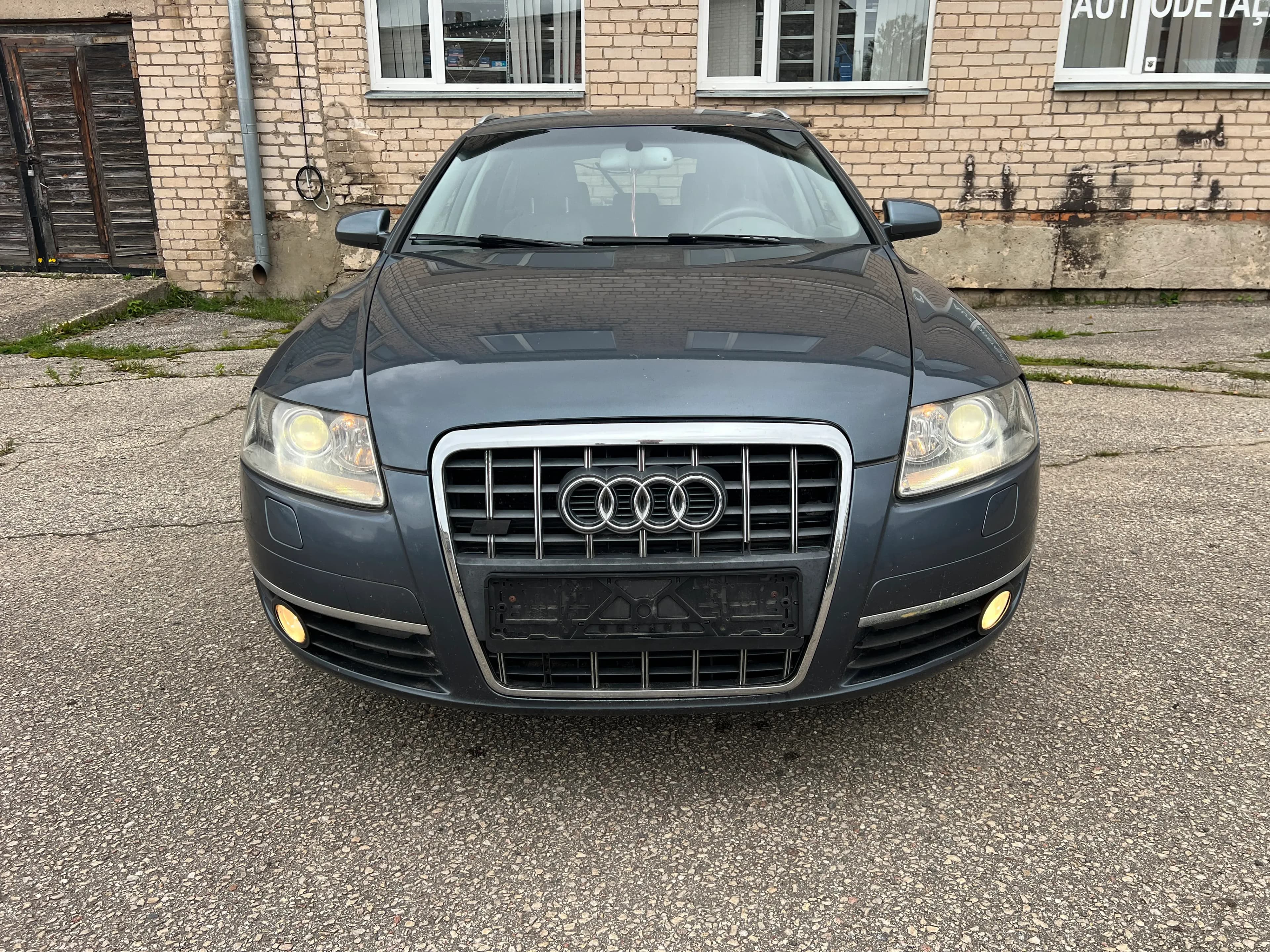 Kuva puretusta autosta 3