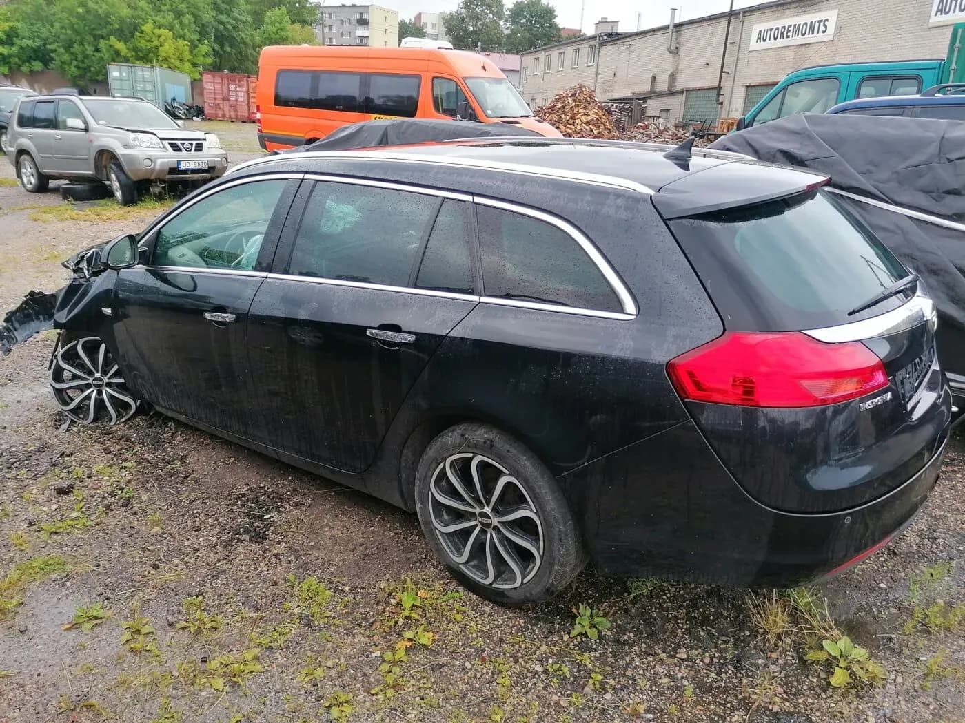 Kuva puretusta autosta 1