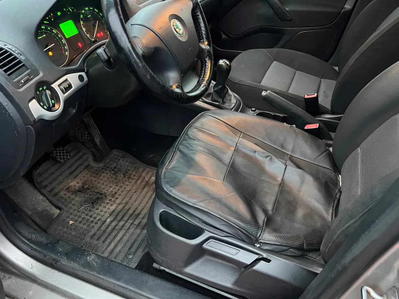 Kuva puretusta autosta 3