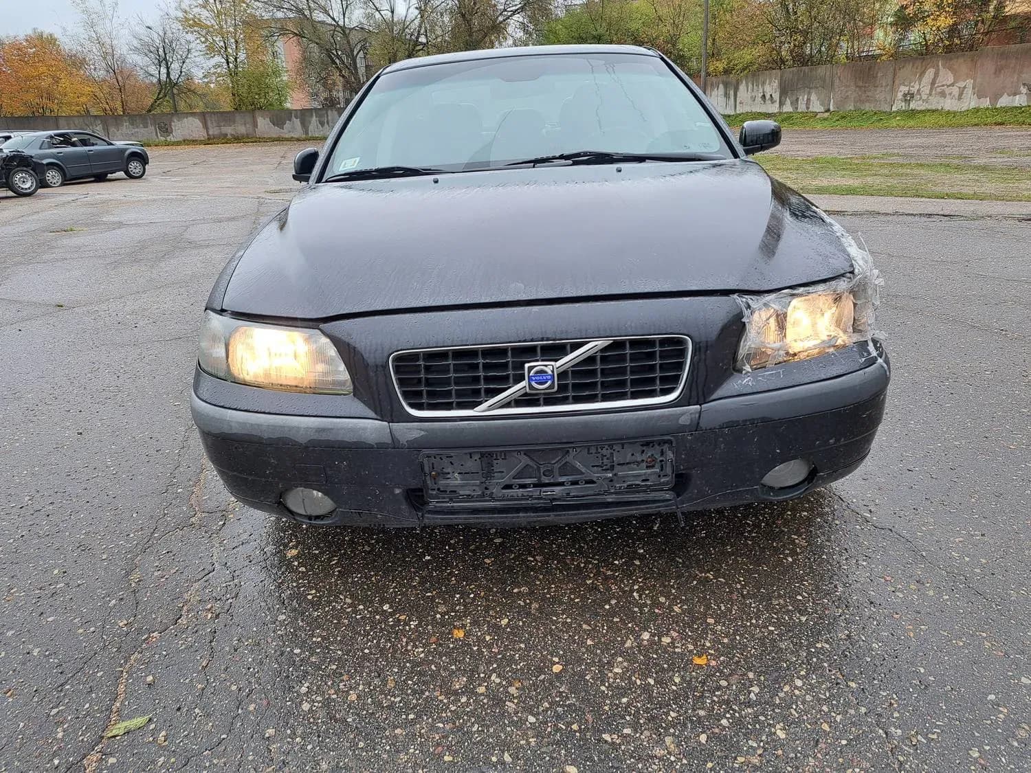 Kuva puretusta autosta 2