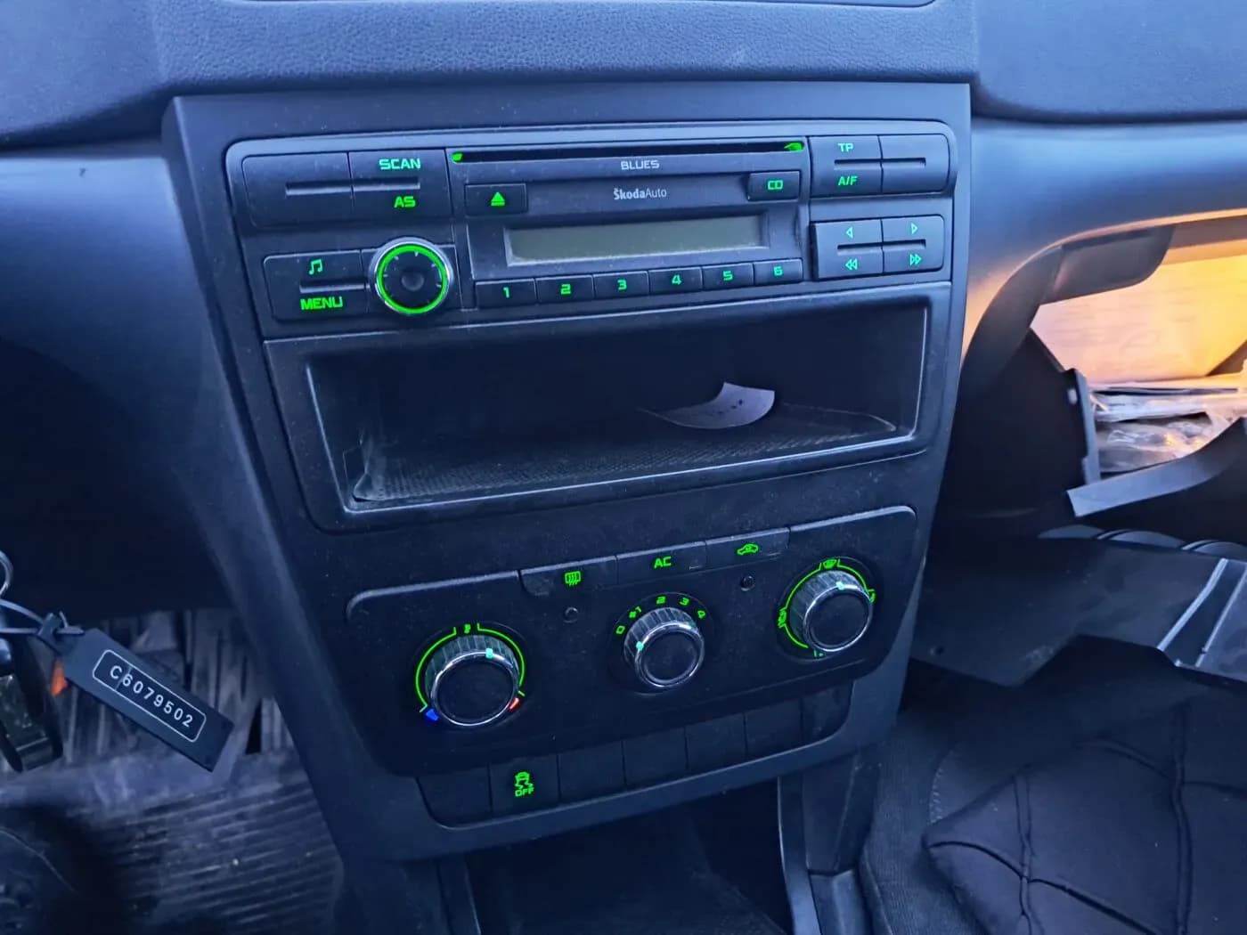 Kuva puretusta autosta 2
