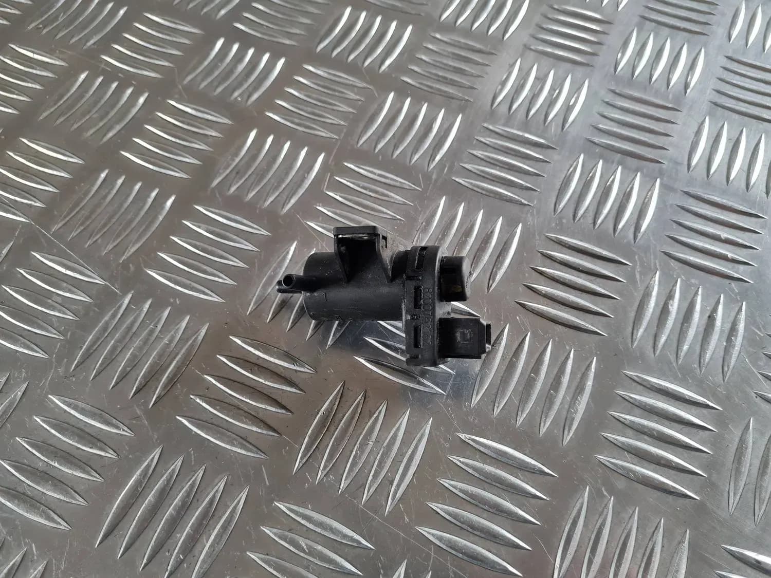 Magneettinen tyhjiöventtiili RENAULT SCENIC III 2011 - foto 3