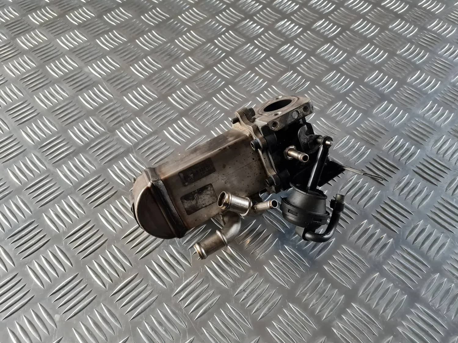 EGR-venttiilin jäähdytin AUDI A6 2008 - foto 1