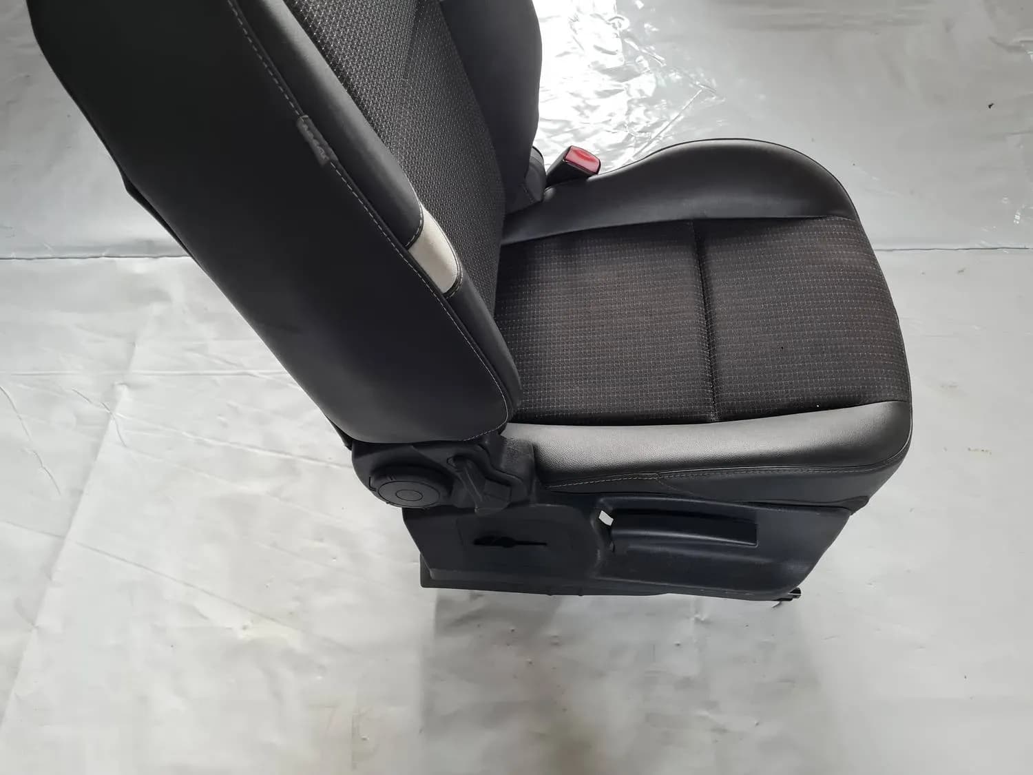 Oikea etuistuin RENAULT SCENIC III 2011 - foto 7