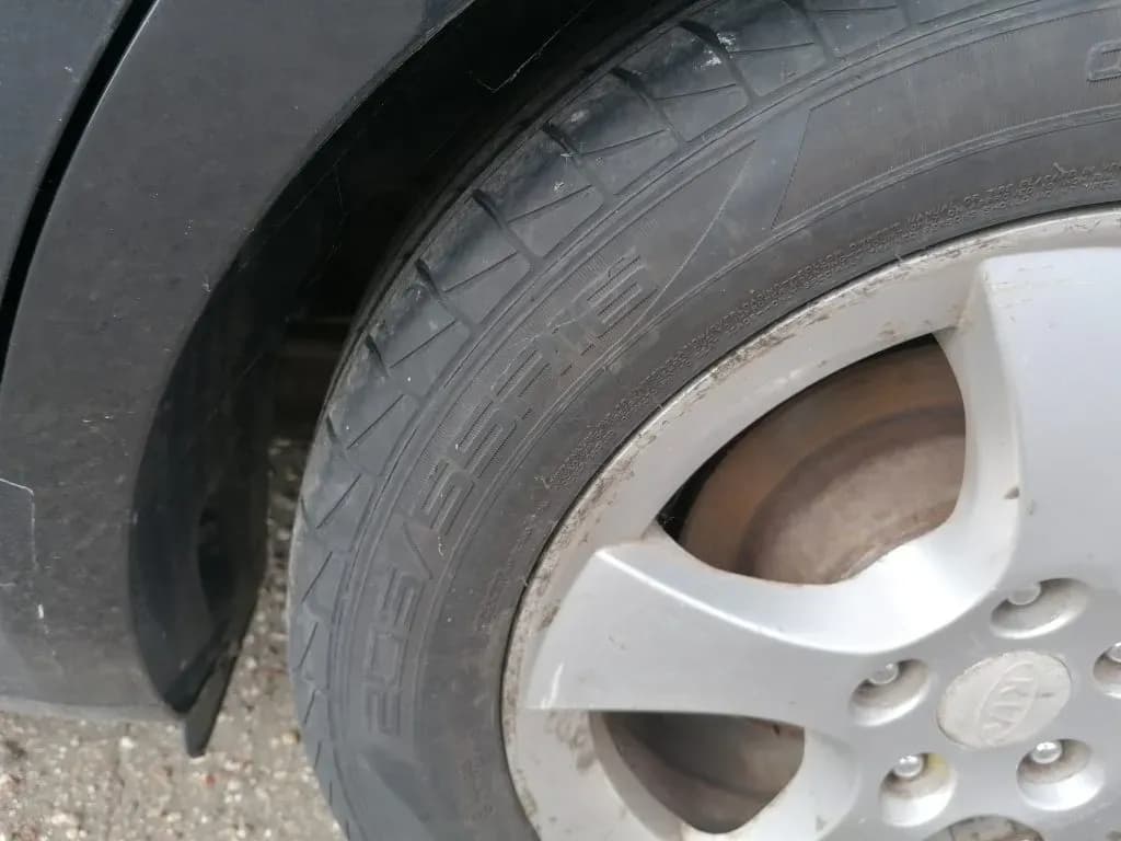 Kuva puretusta autosta 2