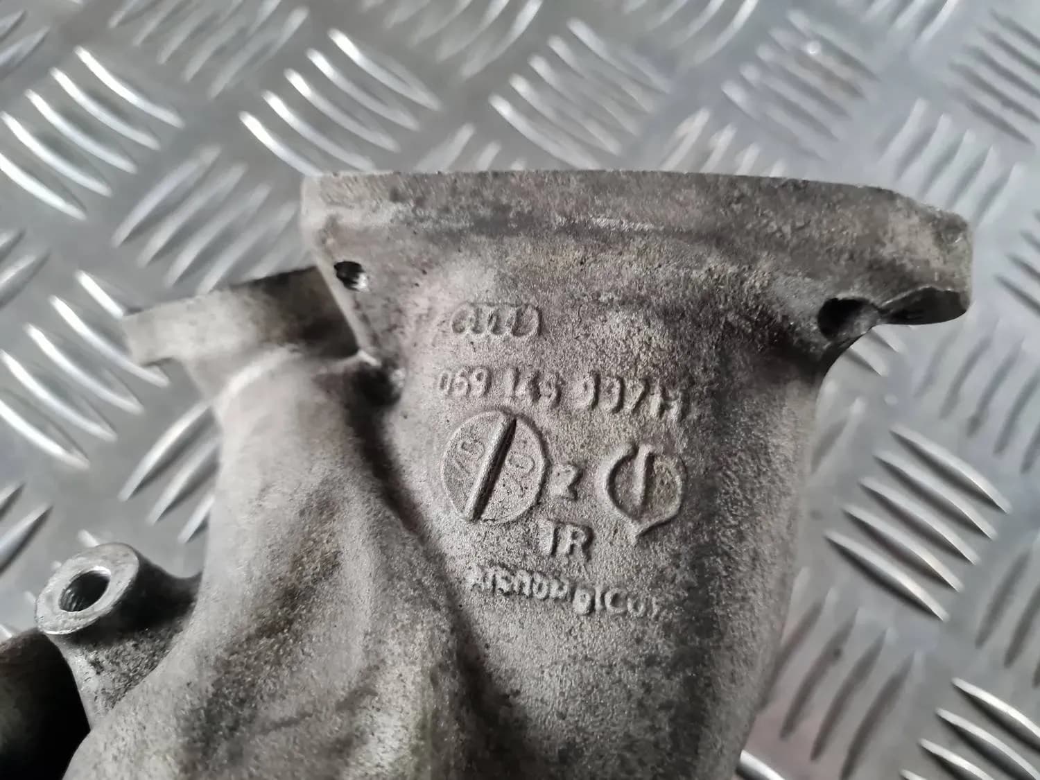 Imusarjan putki AUDI A6 2008 - foto 2