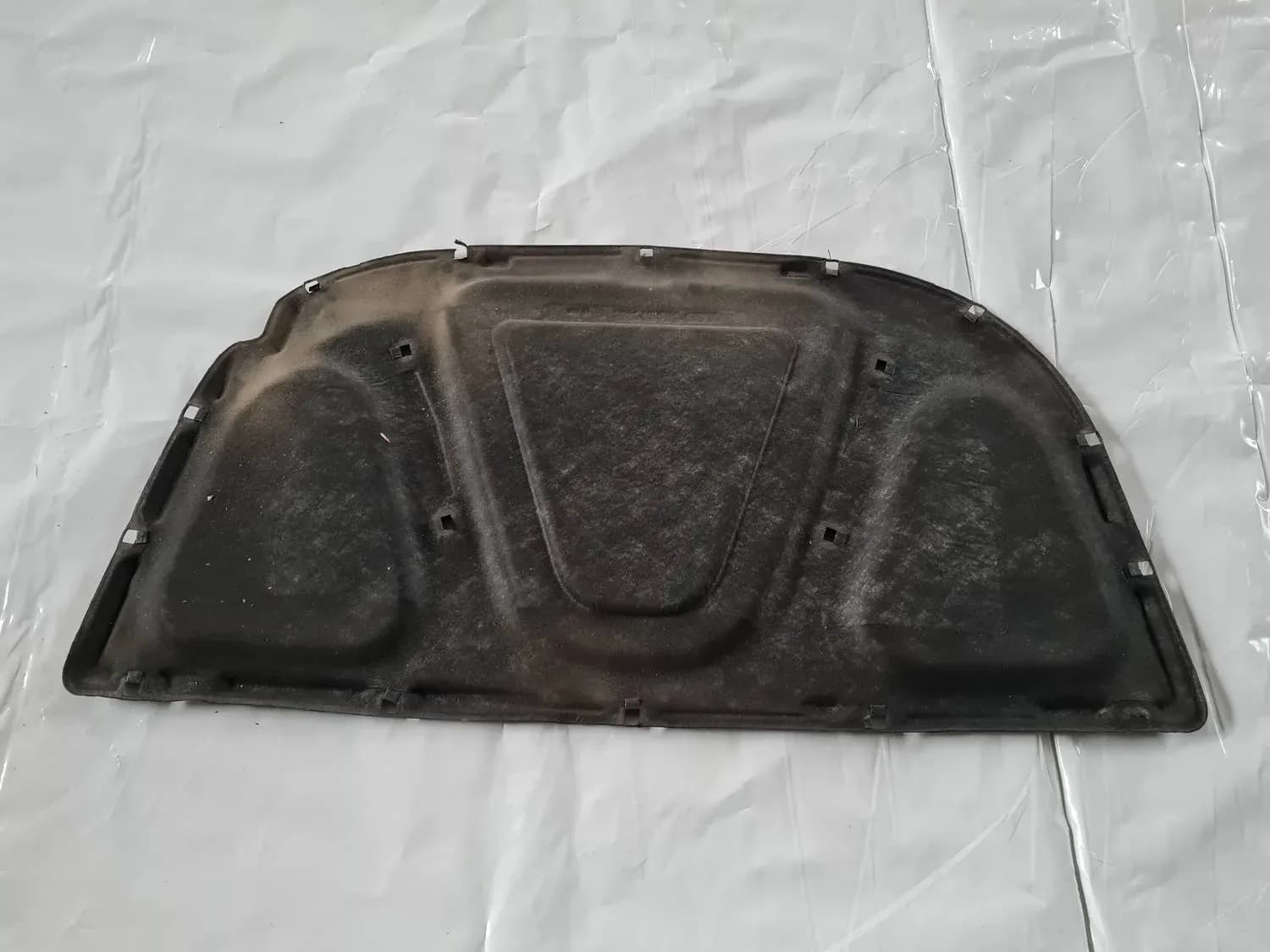 Äänieristetty konepelti AUDI A6 2008